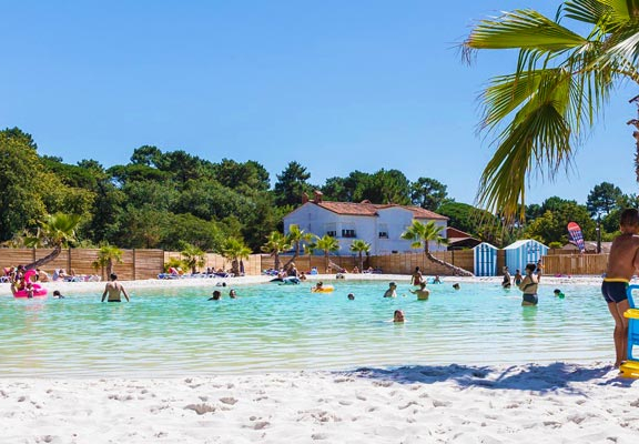 Lagons, piscines, toboggans